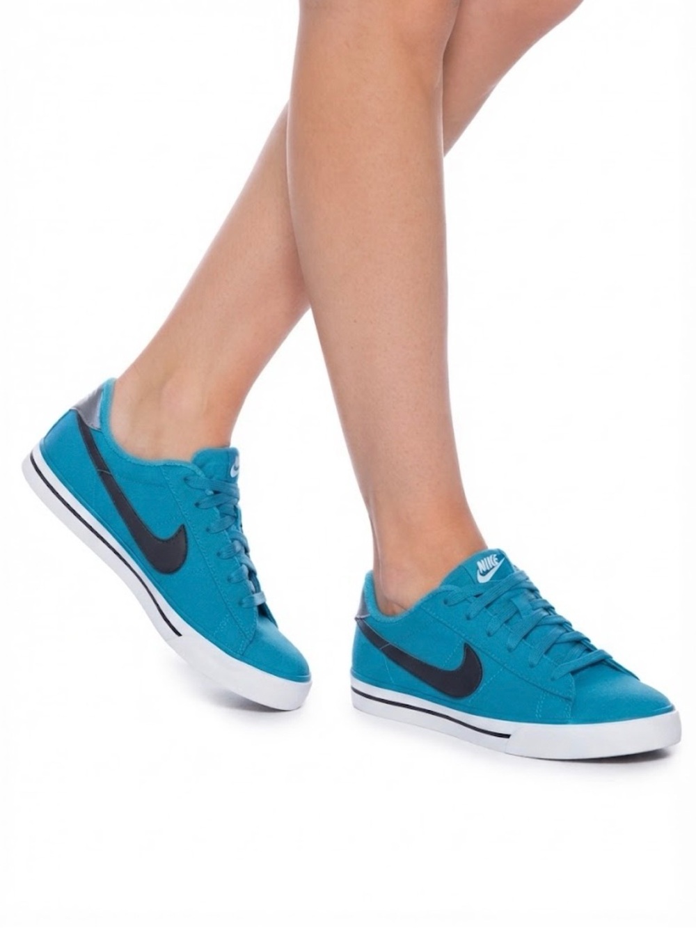 Nike Capri II Canvas Low Top Sneakers